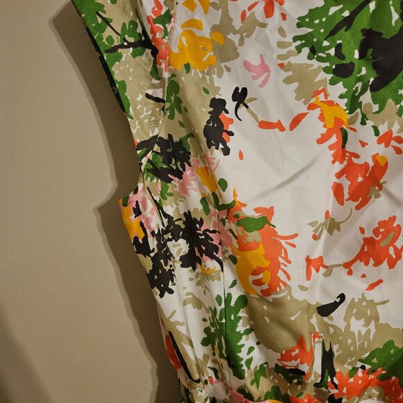 Women's Dress - Picture 6 of 9